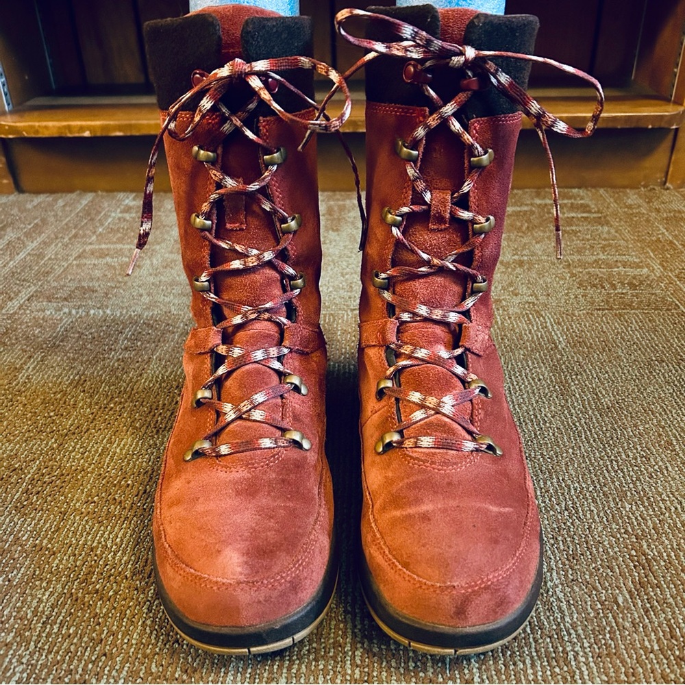 Chaco Brick Red Waterproof Suede Andorra Lace Up Boots, size 8.5 39.5 - Picture 2 of 13